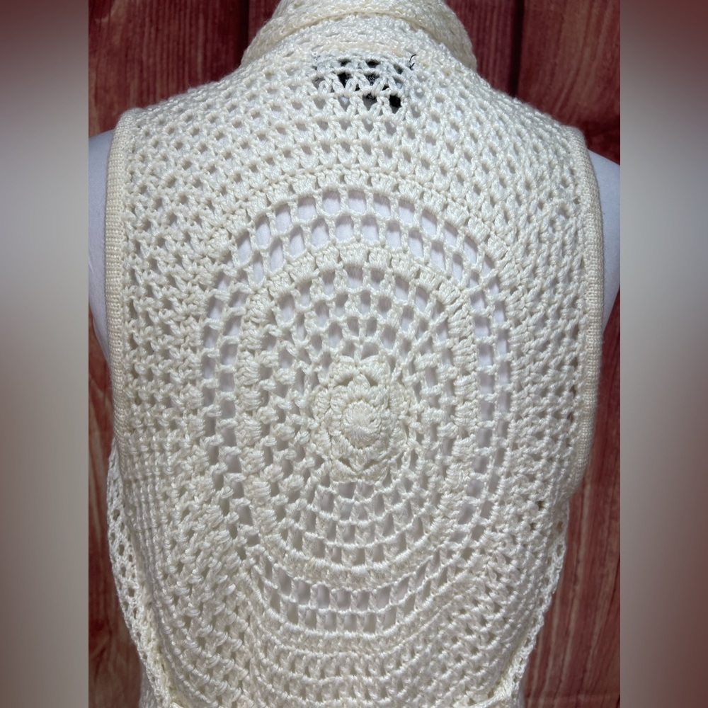 Deb off white crochet open front sleeveless cardigan sweater vest women’s size S - Picture 9 of 17